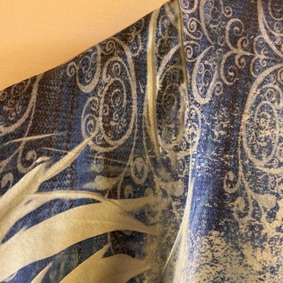 𝅺endless Designs Size Large Blue Top - Picture 9 of 11